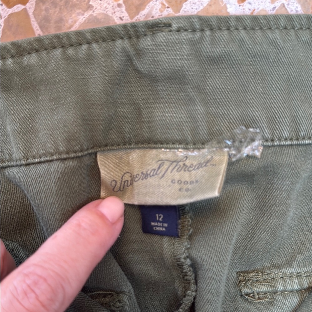 NWOT Universal Thread army Green Cargo Trouser